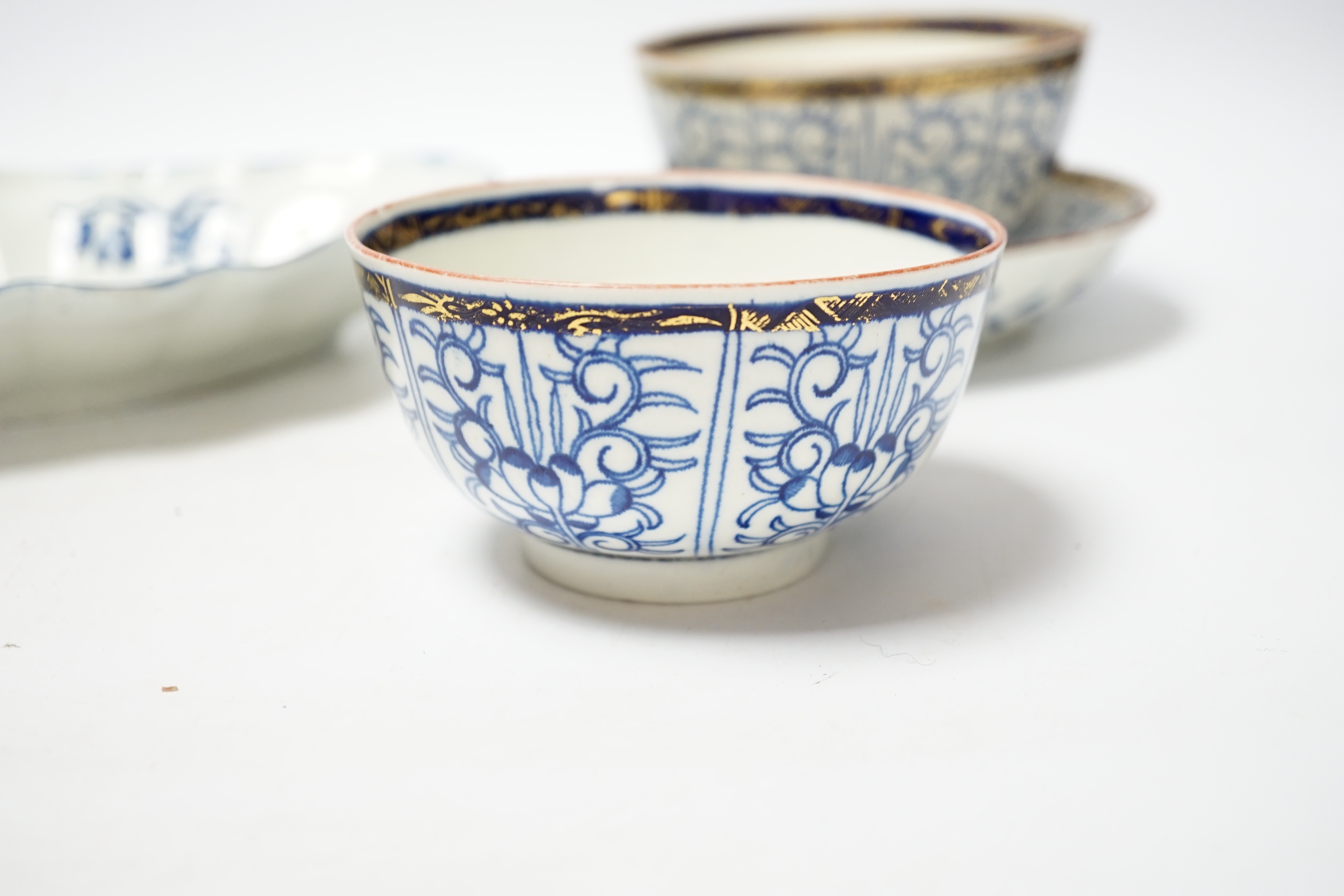 A Worcester carnation pattern dessert dish c. 1770, Royal Lily pattern saucer dish, two sugar bowls and a Plantation pattern saucer